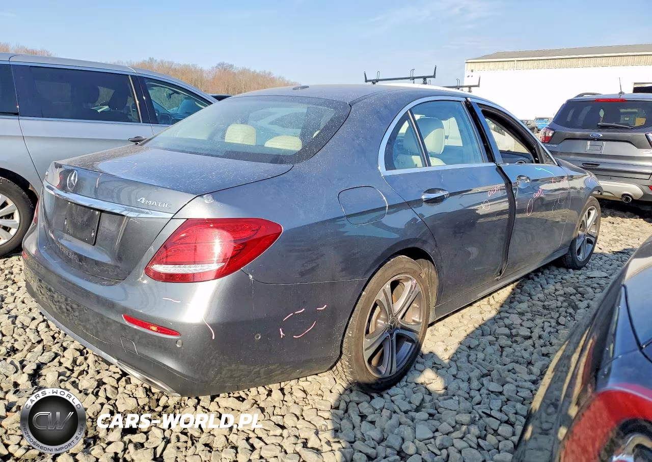 2018 Mercedes-Benz E 300 4Matic VIN:WDDZF4KB5JA323733 - 3