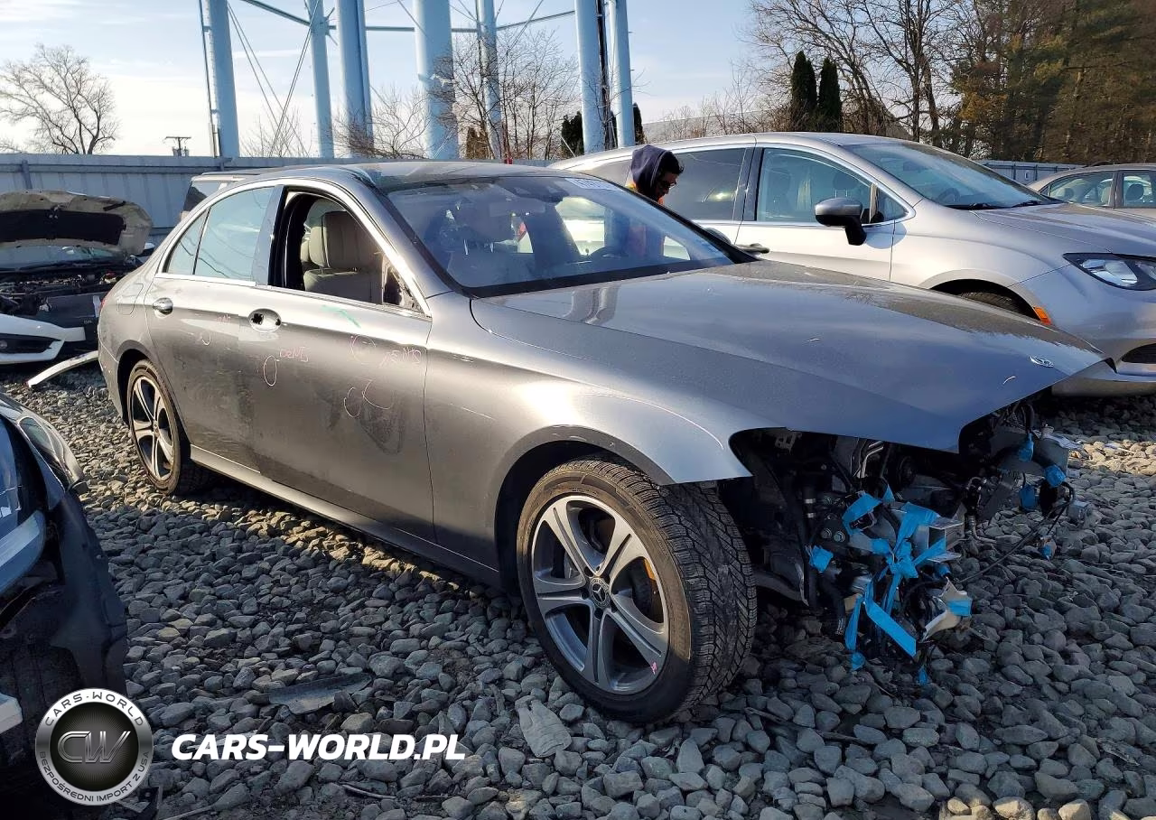 2018 Mercedes-Benz E 300 4Matic VIN:WDDZF4KB5JA323733 - 4