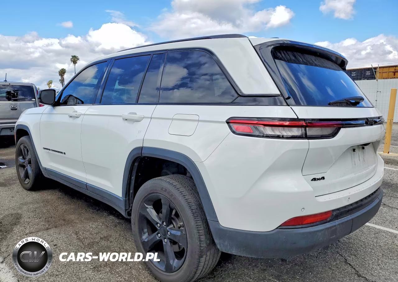 2022 Jeep Grand Cherokee Laredo VIN:1C4RJHAG3N8589049 - 2