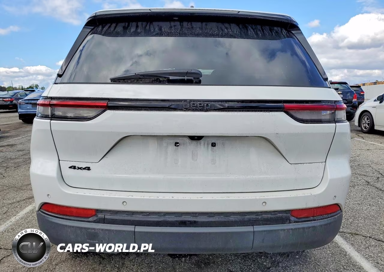 2022 Jeep Grand Cherokee Laredo VIN:1C4RJHAG3N8589049 - 6