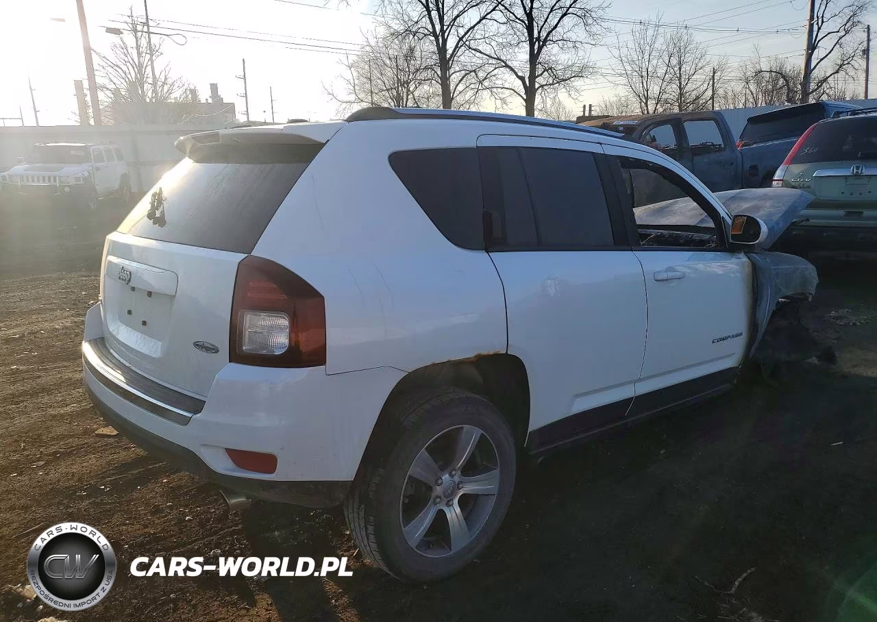 2016 Jeep Compass Latitude VIN:1C4NJDEB6GD558586 - 3