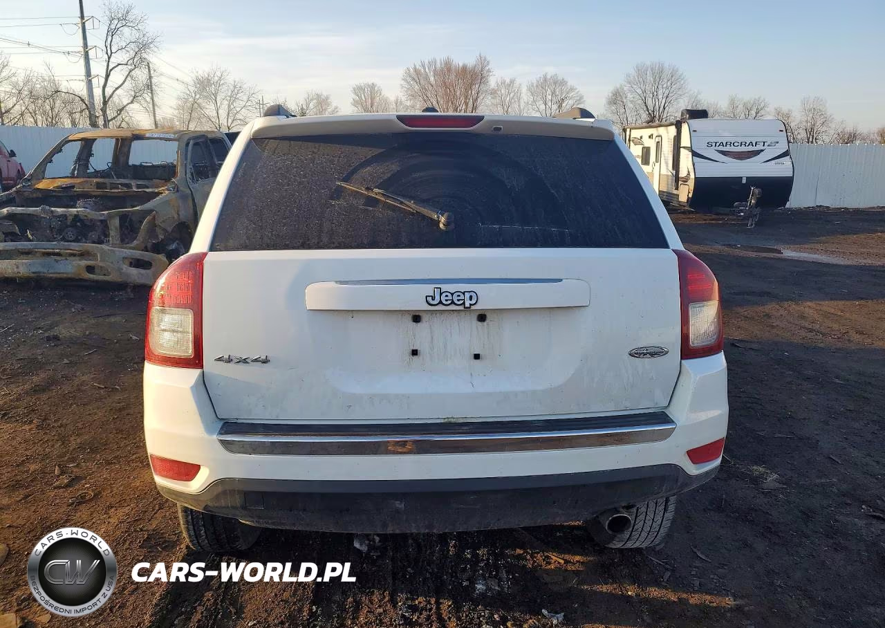2016 Jeep Compass Latitude VIN:1C4NJDEB6GD558586 - 6