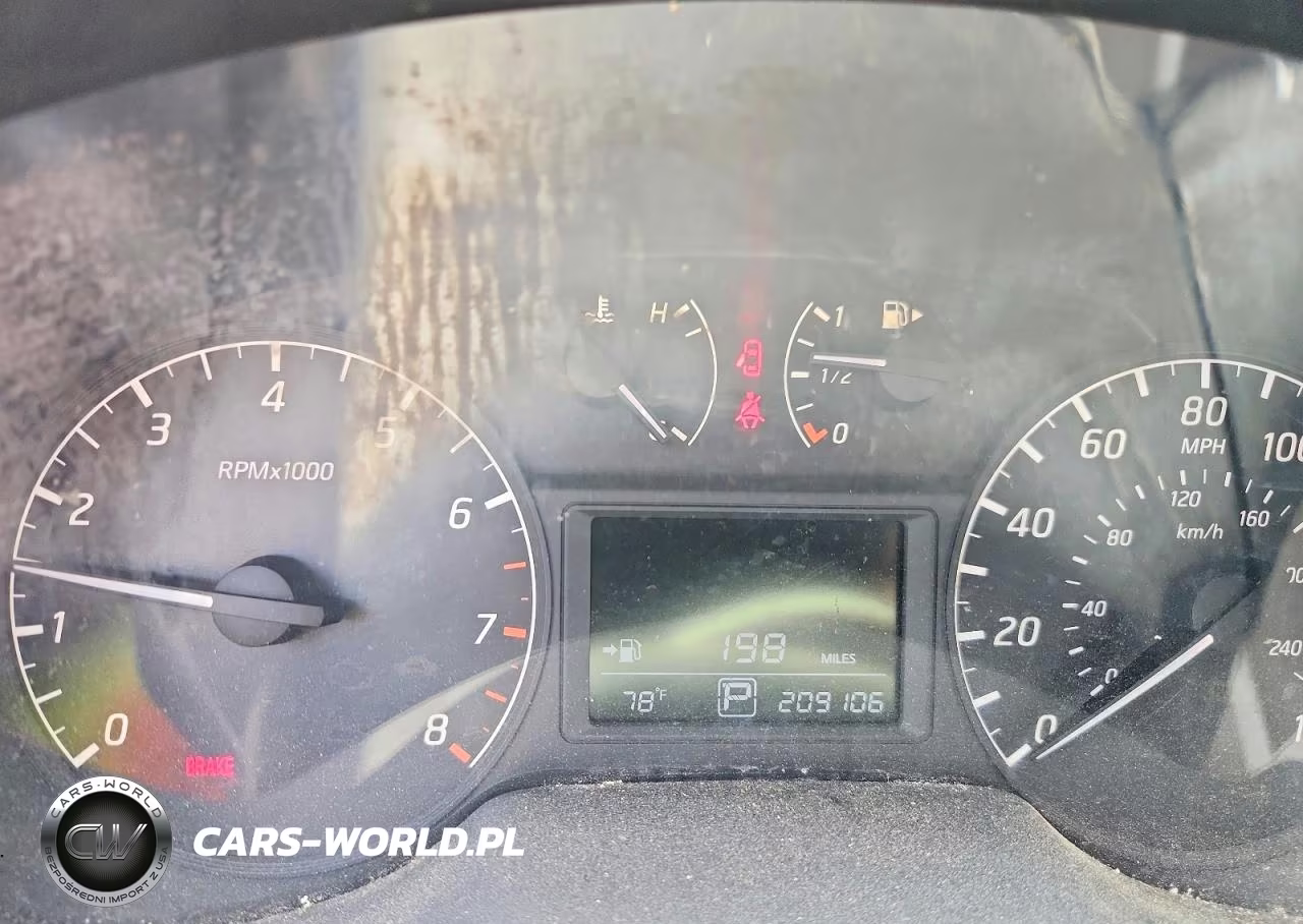 2016 Nissan Sentra S VIN:3N1AB7APXGY212104 - 9