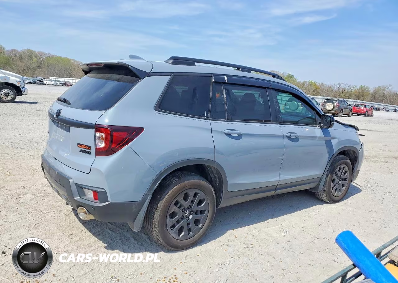 2023 Honda Passport Trail Sport VIN:5FNYF8H61PB015613 - 3