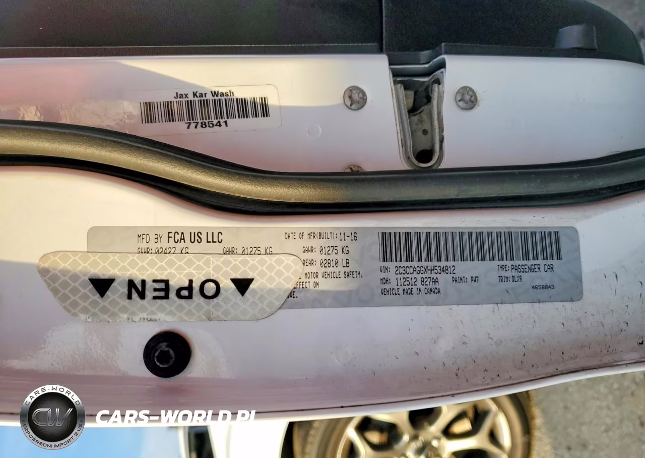 2017 Chrysler 300 S VIN:2C3CCAGGXHH534812 - 13