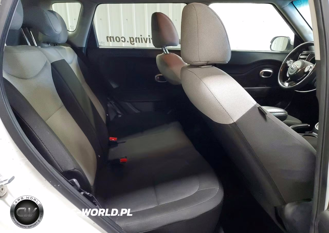 2019 Kia Soul + VIN:KNDJP3A5XK7918182 - 10