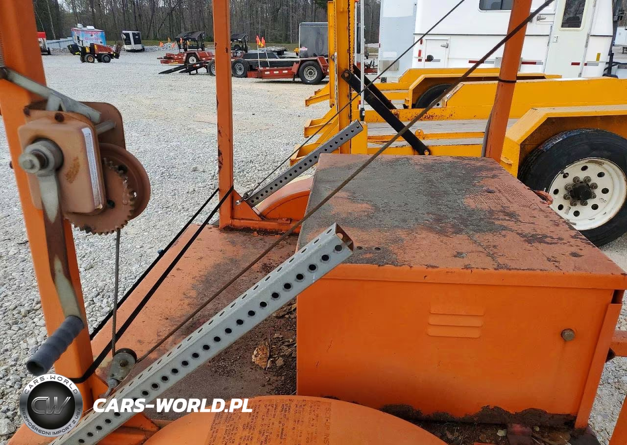1995 Arrow Board Trailer VIN:02952P6 - 6
