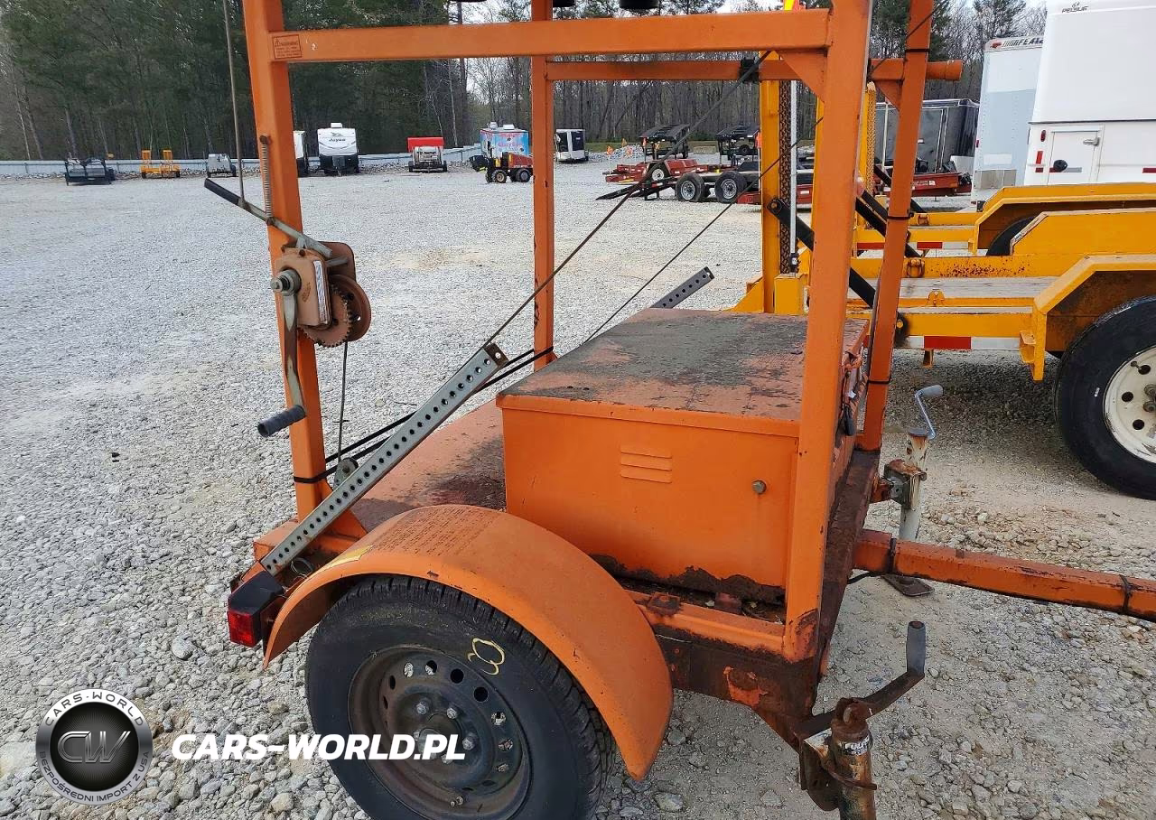 1995 Arrow Board Trailer VIN:02952P6 - 9