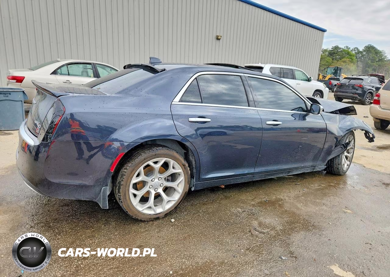 2018 Chrysler 300C VIN:2C3CCAPTXJH181443 - 3