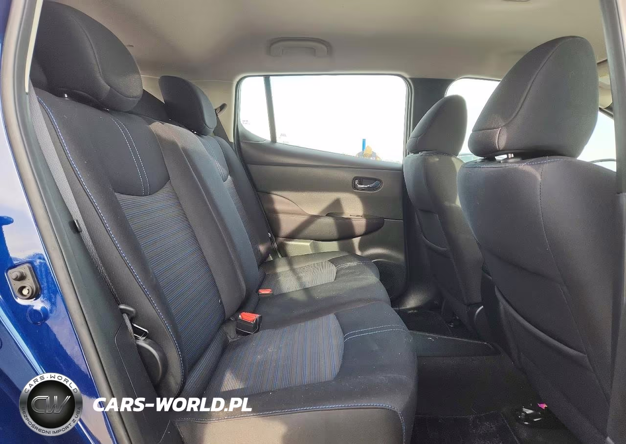 2018 Nissan Leaf S VIN:1N4AZ1CP7JC301864 - 10