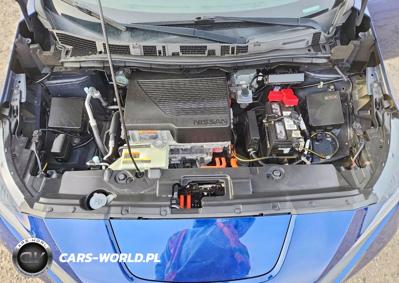 2018 Nissan Leaf S VIN:1N4AZ1CP7JC301864 - 11
