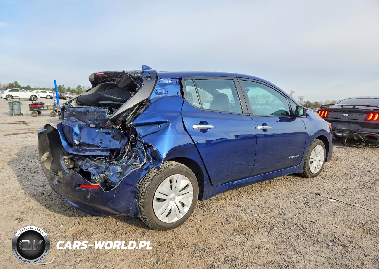 2018 Nissan Leaf S VIN:1N4AZ1CP7JC301864 - 3