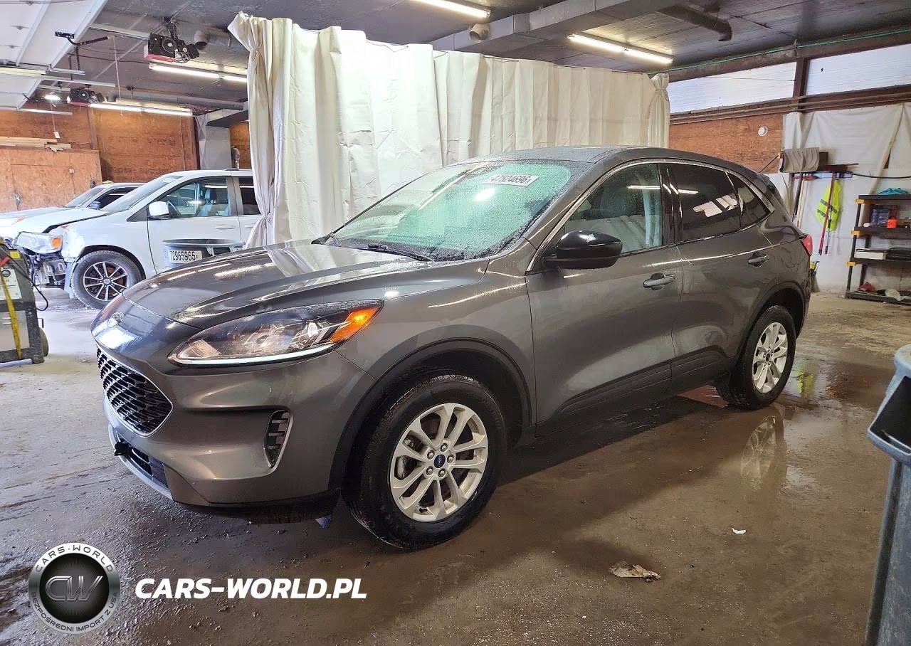 2022 Ford Escape Se
