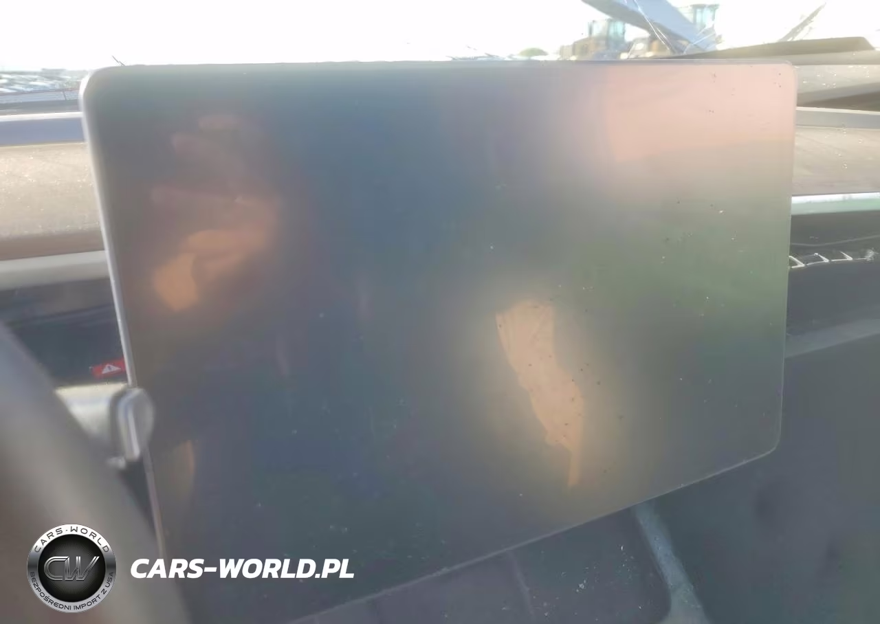 2022 Tesla Model Y VIN:7SAYGDEE1NF387177 - 9