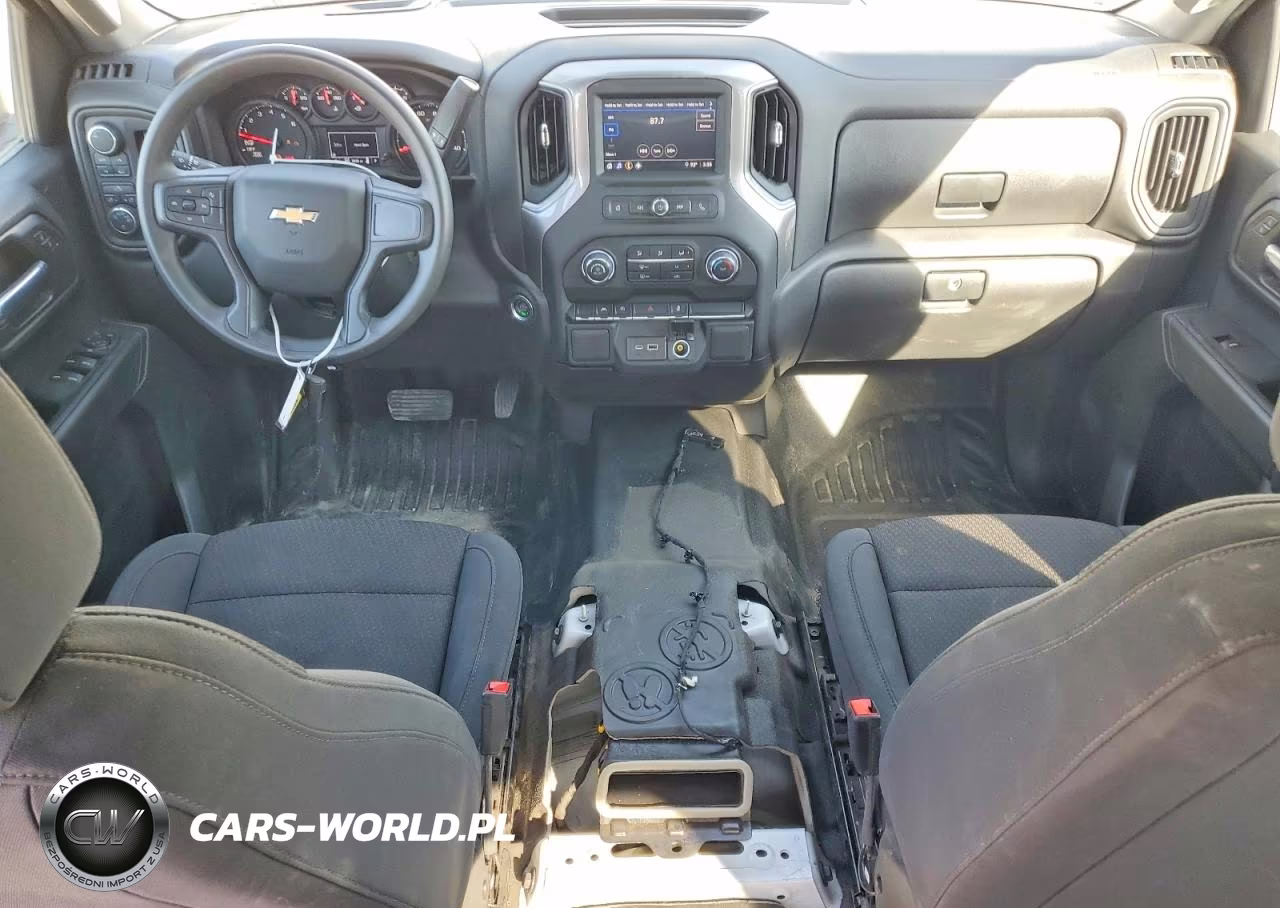 2025 Chevrolet Silverado K1500 VIN:3GCUKAED0SG222694 - 8