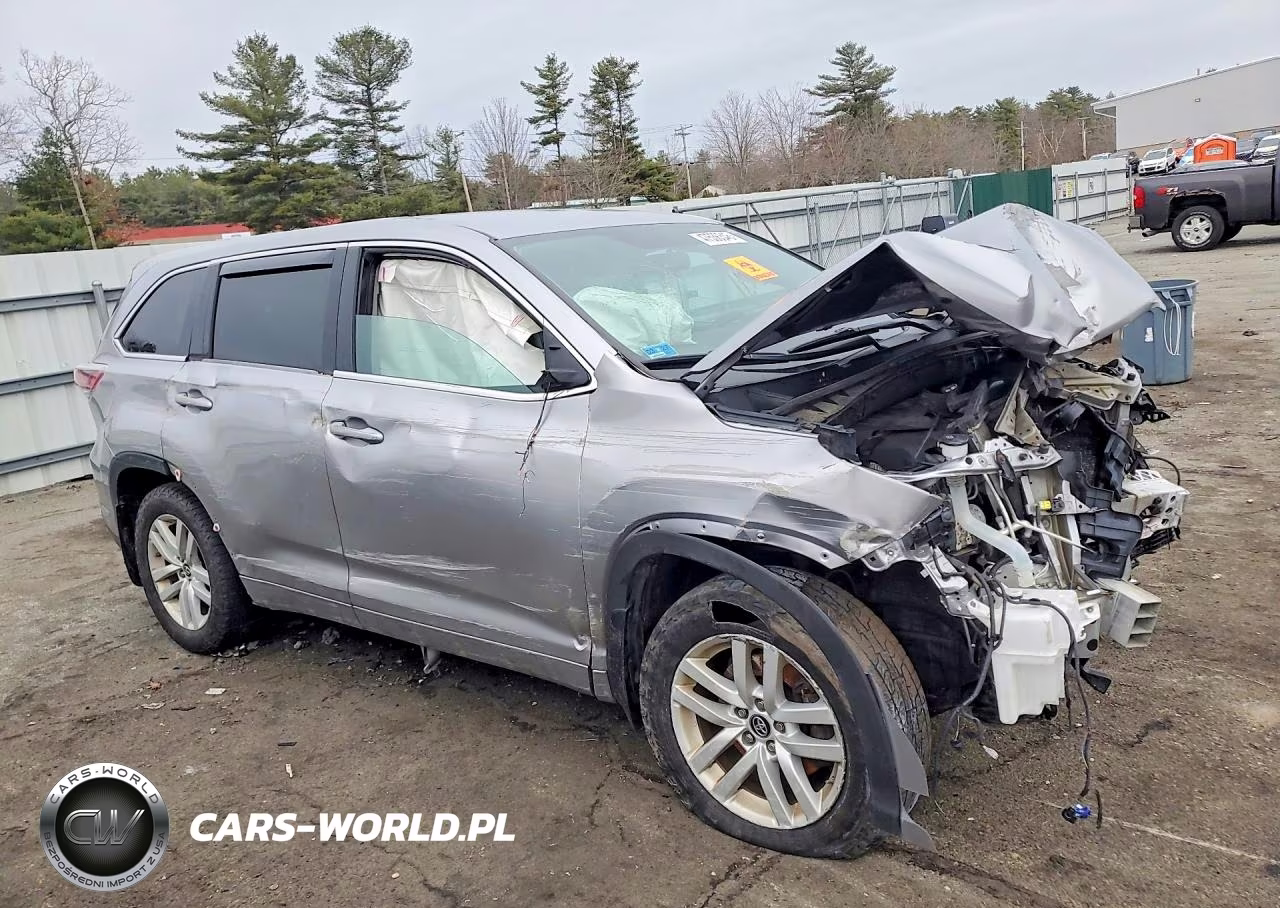 2016 Toyota Highlander Le VIN:5TDBKRFH2GS350886 - 4