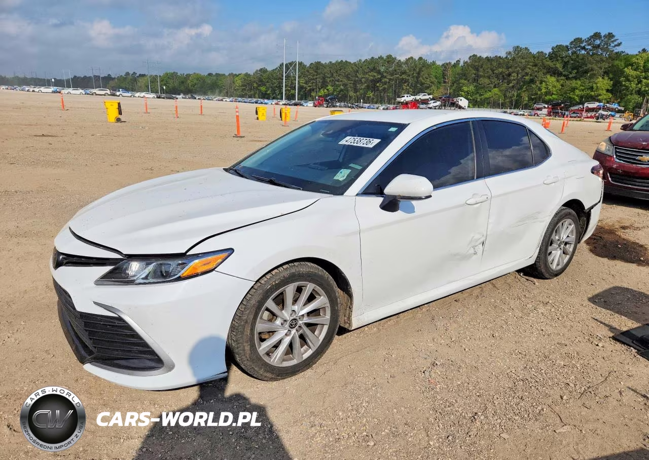 2023 Toyota Camry Le – zdjęcie 1 z 12