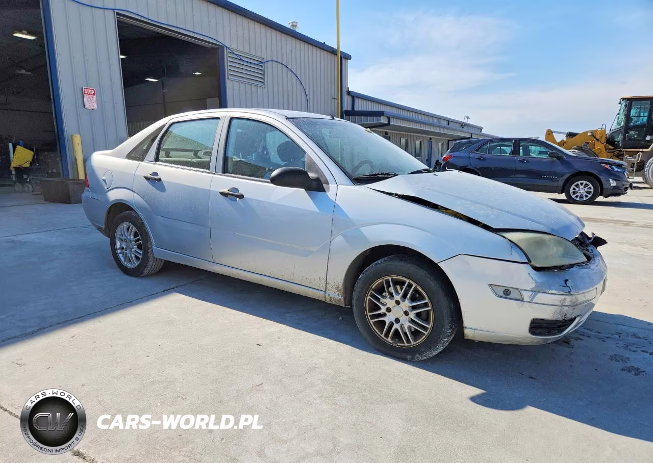 2007 Ford Focus Zx4 VIN:1FAHP34N37W217447 - 4