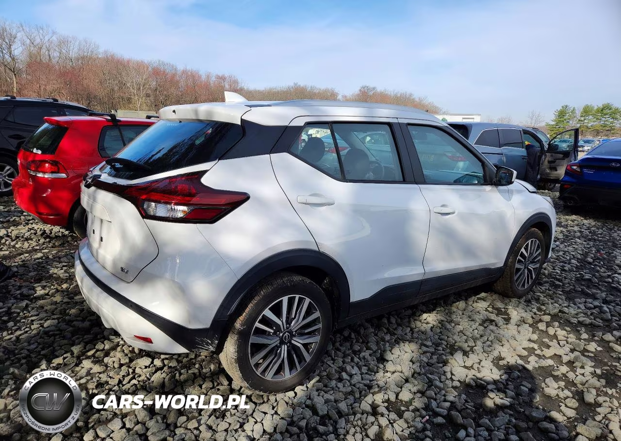 2022 Nissan Kicks Sv VIN:3N1CP5CV3NL523829 - 3