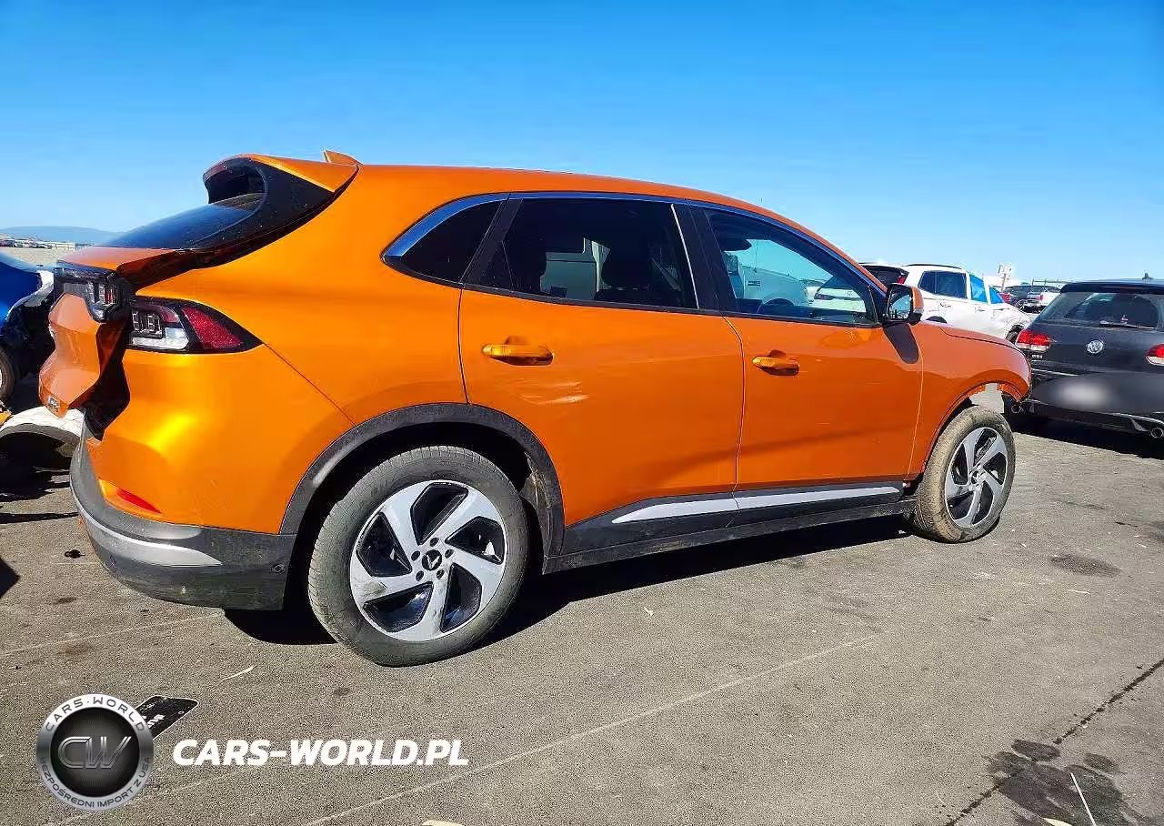 2024 Vinfast Trading And Production Vf 8 Eco VIN:RLLV1AEB6RH008188 - 3