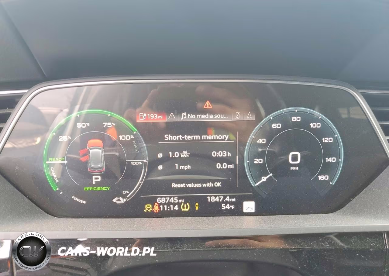 2021 Audi E-Tron Premium Plus VIN:WA1LAAGE7MB027265 - 9