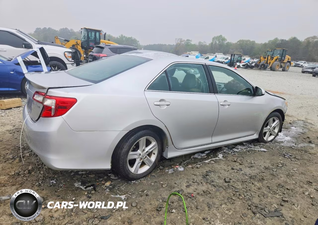 2014 Toyota Camry Se VIN:4T1BF1FK1EU409643 - 3