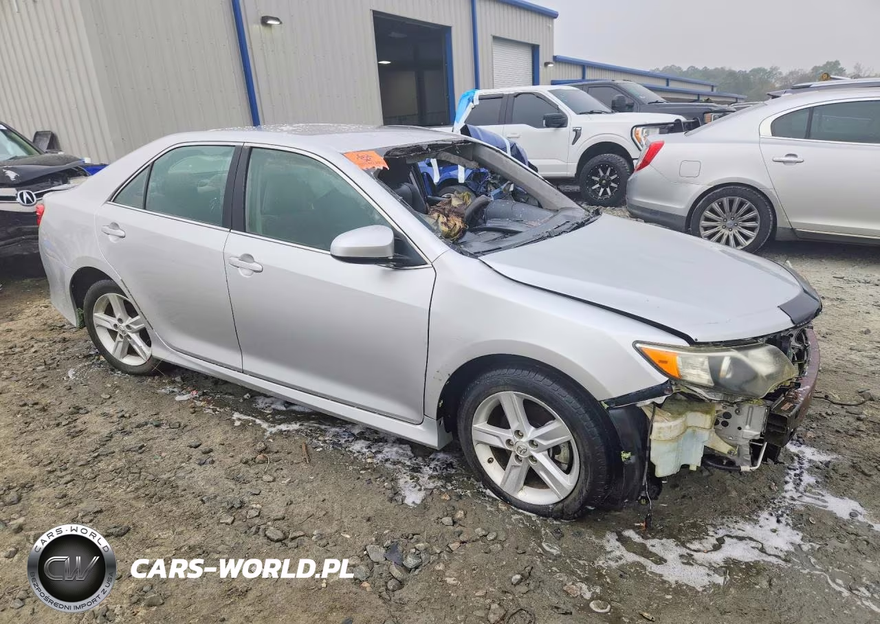 2014 Toyota Camry Se VIN:4T1BF1FK1EU409643 - 4