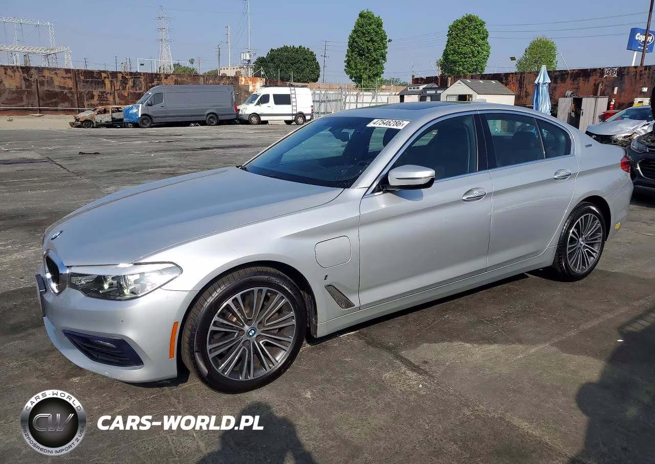 2018 BMW 530E