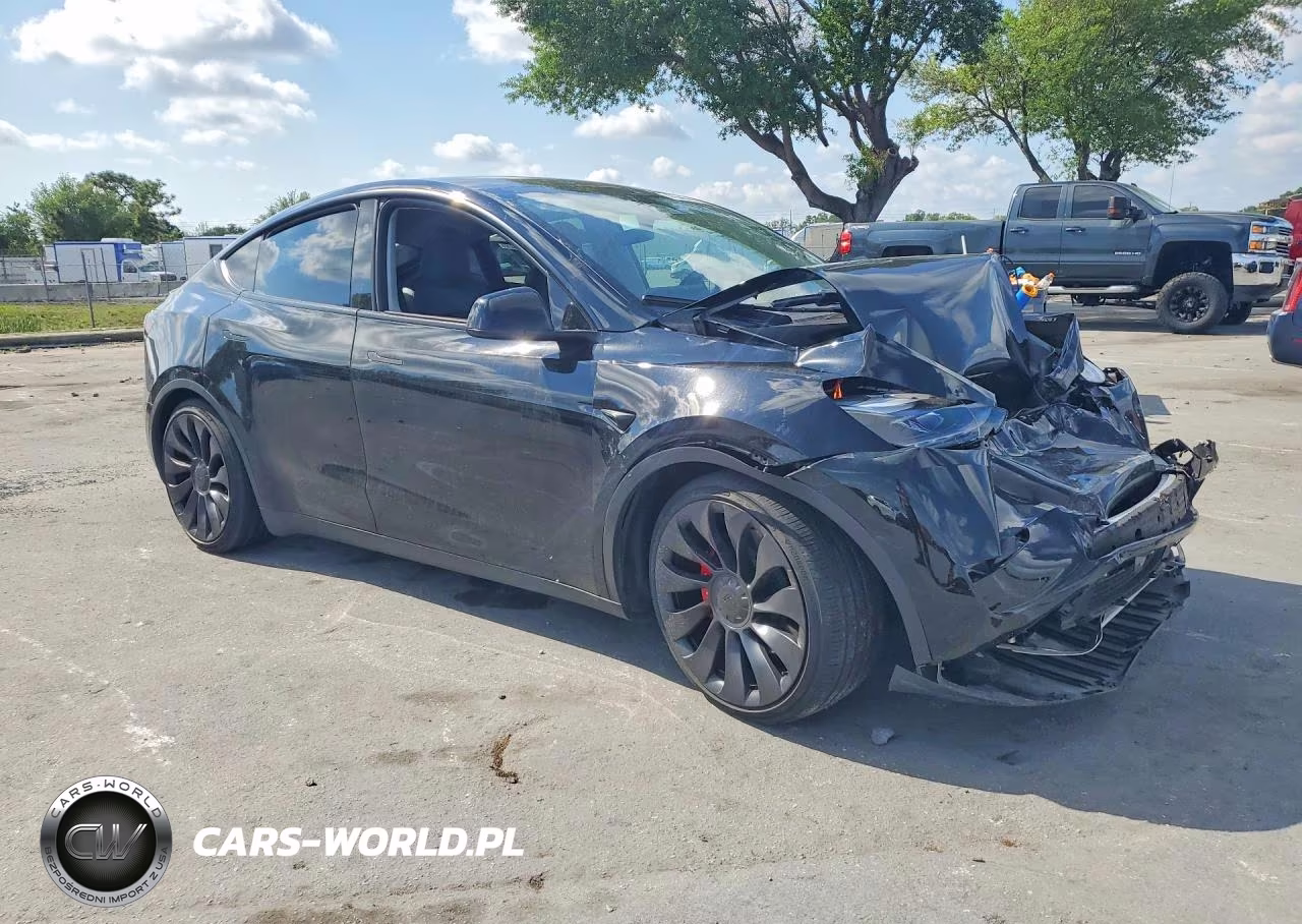 2025 Tesla Model Y VIN:7SAYGDEF8SA348250 - 4