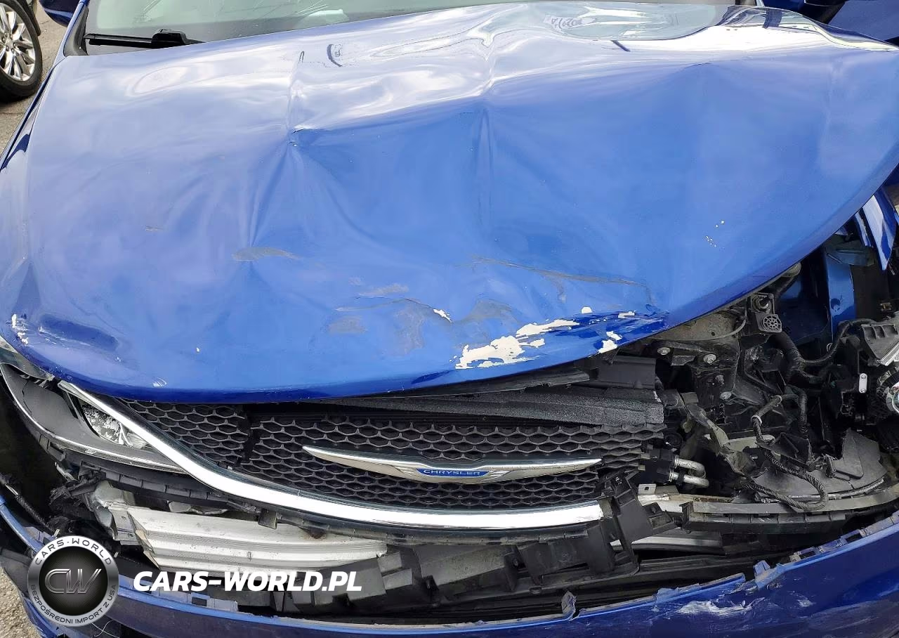 2019 Chrysler Pacifica Touring Plus VIN:2C4RC1FG6KR541362 - 12