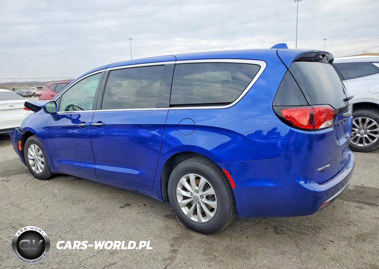 2019 Chrysler Pacifica Touring Plus VIN:2C4RC1FG6KR541362 - 2