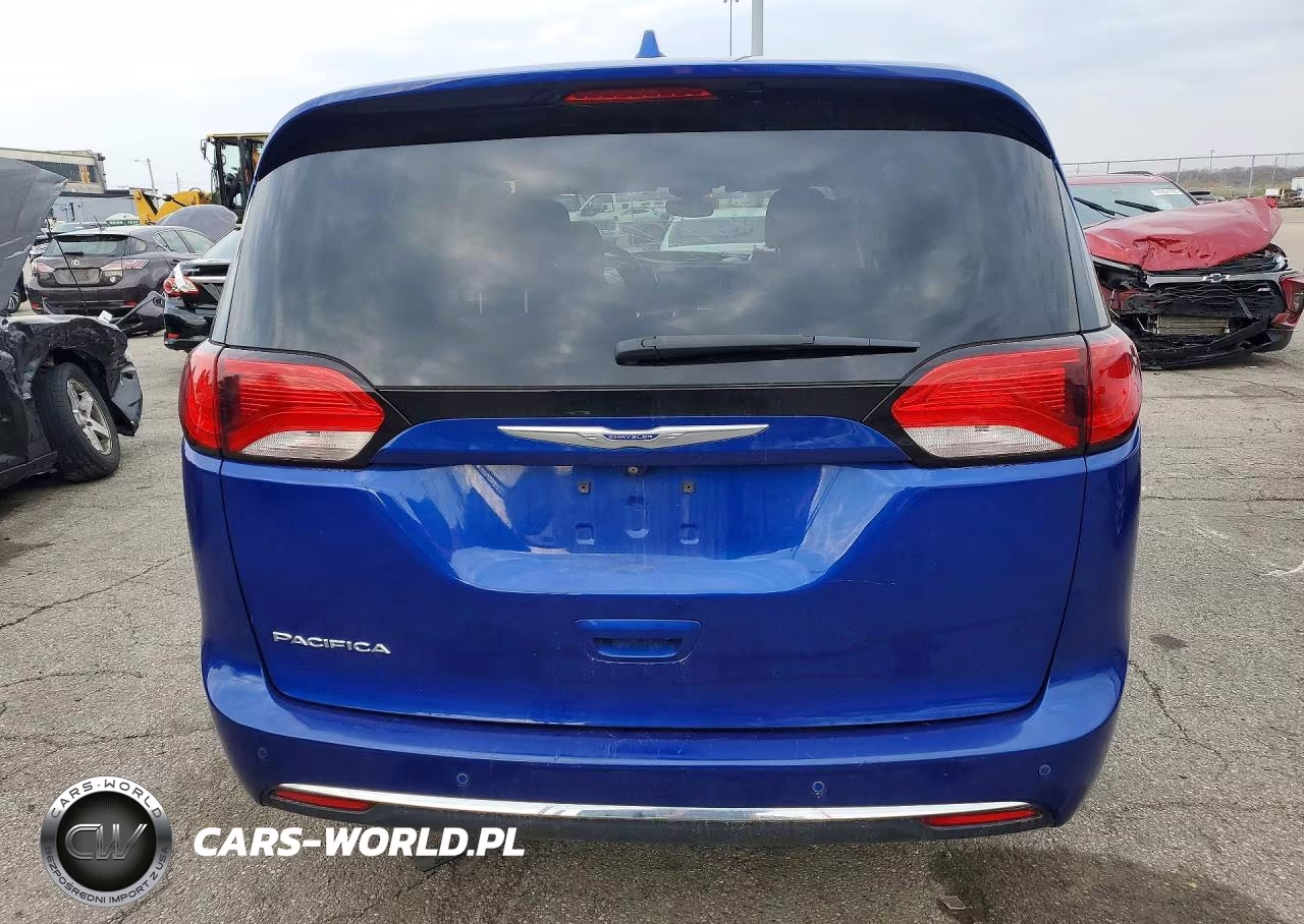 2019 Chrysler Pacifica Touring Plus VIN:2C4RC1FG6KR541362 - 6