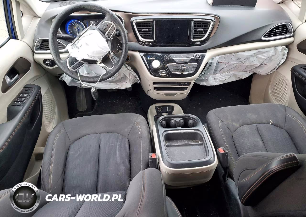 2019 Chrysler Pacifica Touring Plus VIN:2C4RC1FG6KR541362 - 8