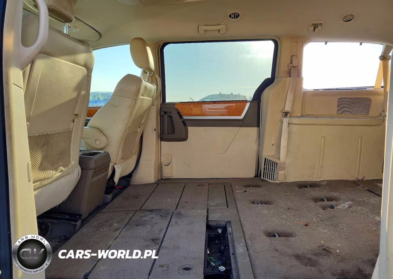 2009 Chrysler Town & Country Limited VIN:2A8HR64X89R574411 - 11