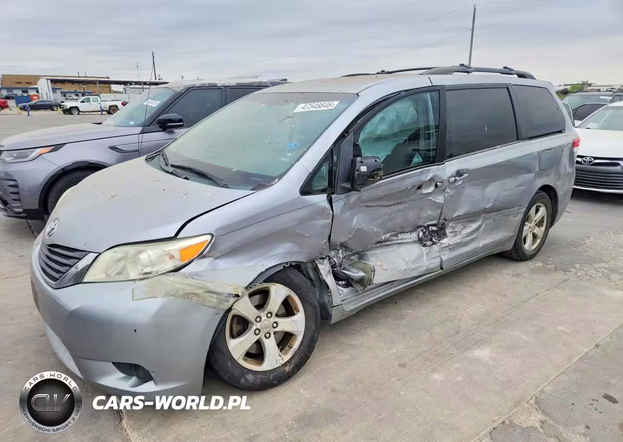 2011 Toyota Sienna Le 8-Passenger