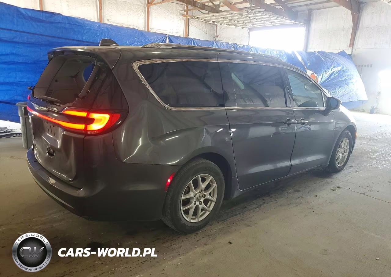 2021 Chrysler Pacifica Touring L VIN:2C4RC1BG4MR565460 - 3