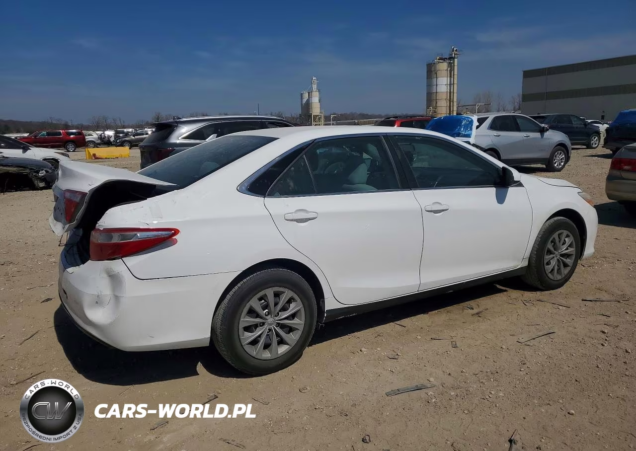 2017 Toyota Camry Le VIN:4T1BF1FK9HU384544 - 3
