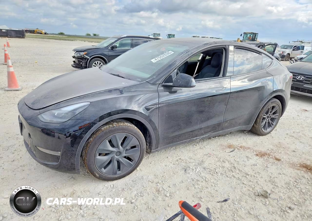2024 Tesla Model Y – zdjęcie 1 z 12