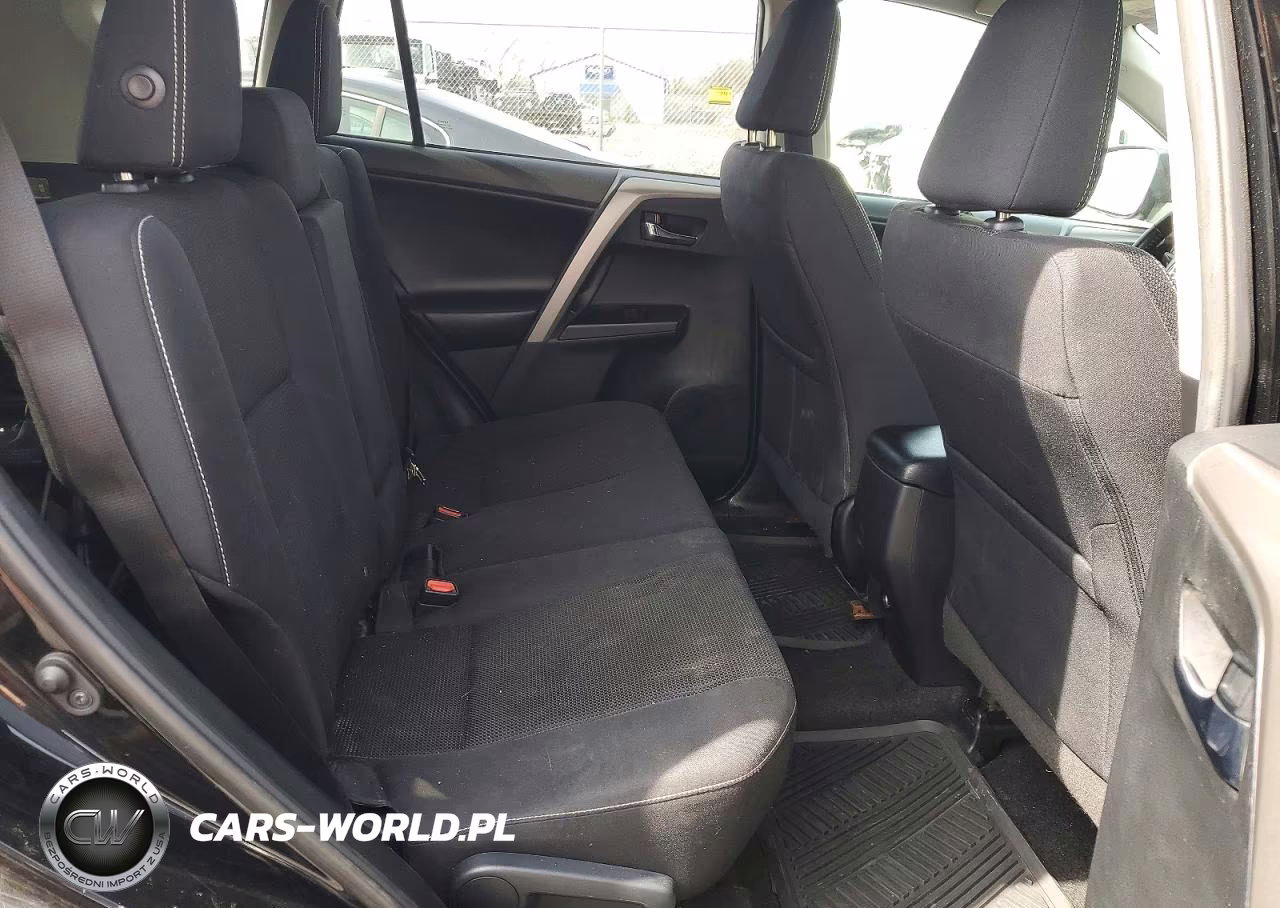 2018 Toyota Rav4 Xle VIN:2T3RFREV9JW821349 - 11