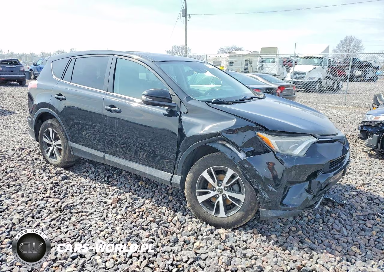 2018 Toyota Rav4 Xle VIN:2T3RFREV9JW821349 - 4