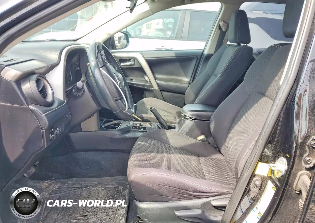 2018 Toyota Rav4 Xle VIN:2T3RFREV9JW821349 - 7