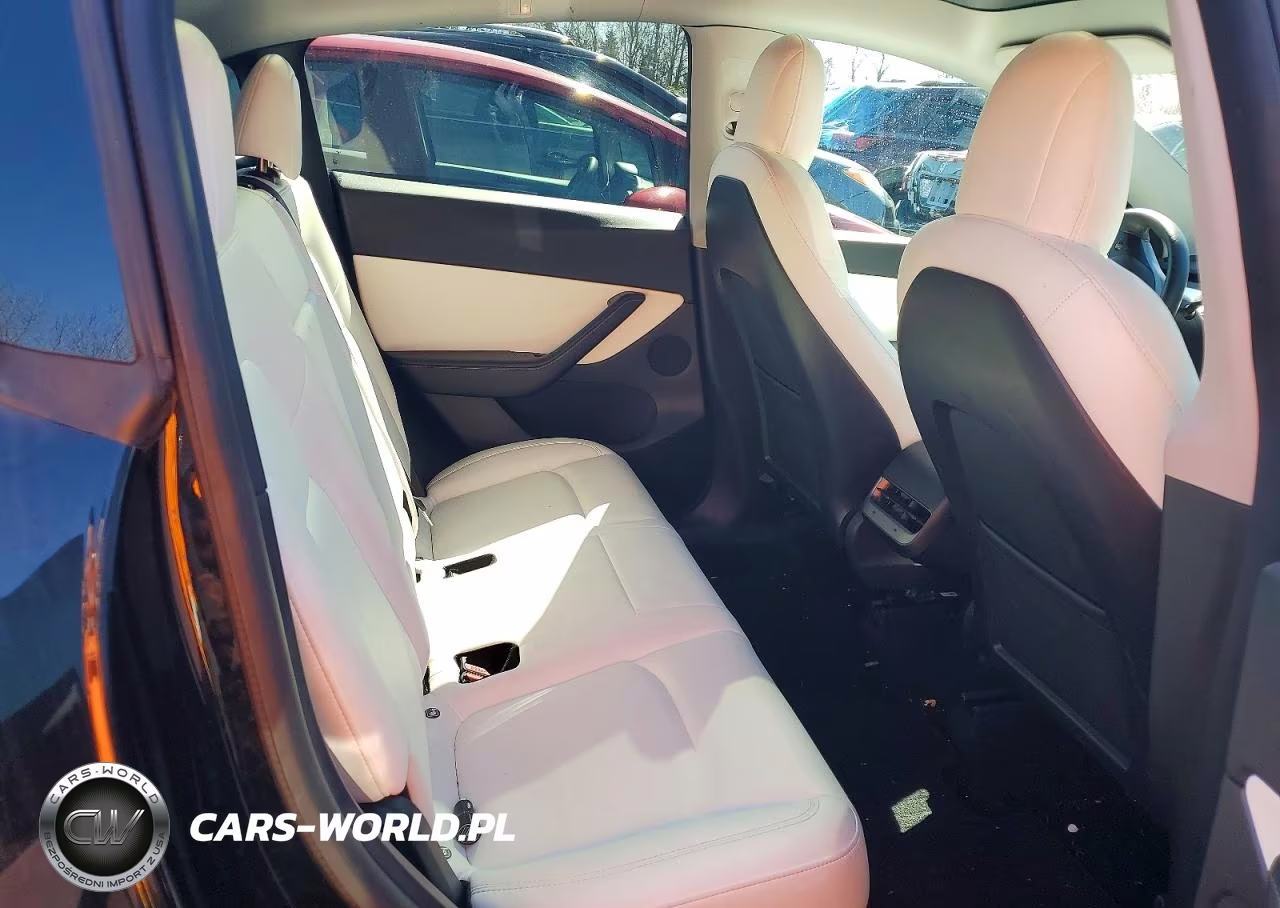 2021 Tesla Model Y VIN:5YJYGDEF4MF215858 - 11