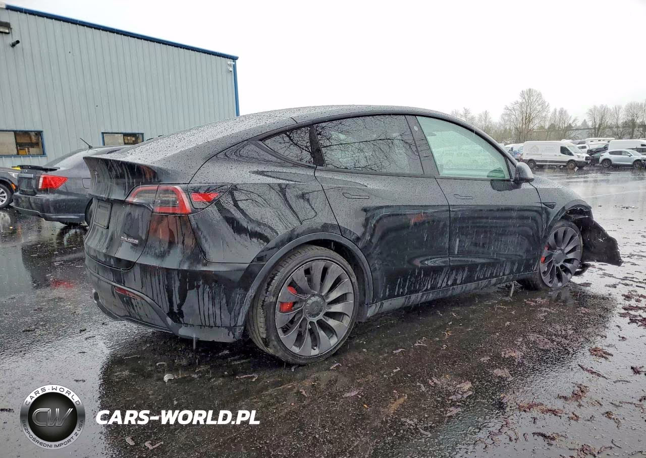 2021 Tesla Model Y VIN:5YJYGDEF4MF215858 - 3
