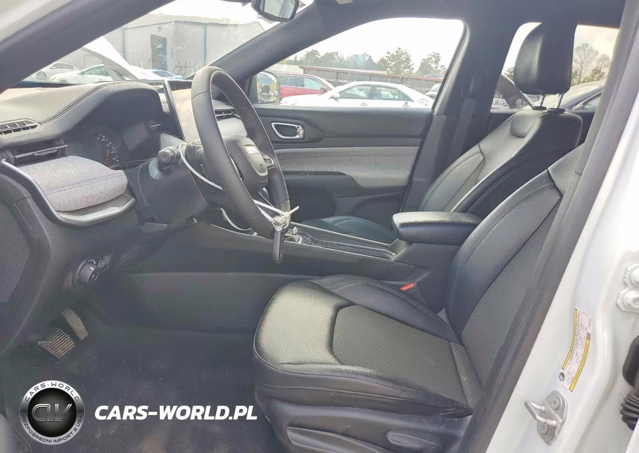 2024 Jeep Compass Latitude VIN:3C4NJDBN8RT604186 - 7