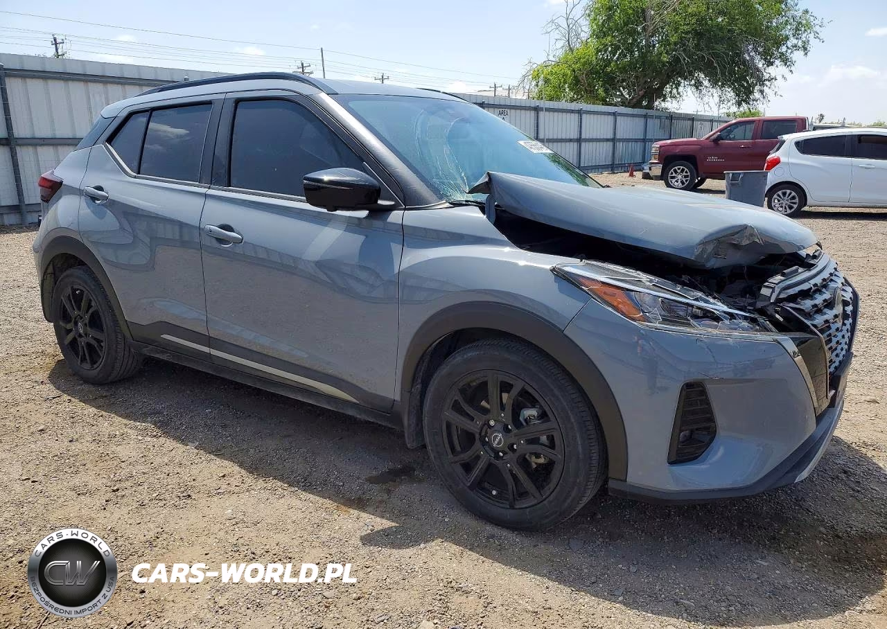 2023 Nissan Kicks Sr VIN:3N1CP5DV3PL572465 - 4