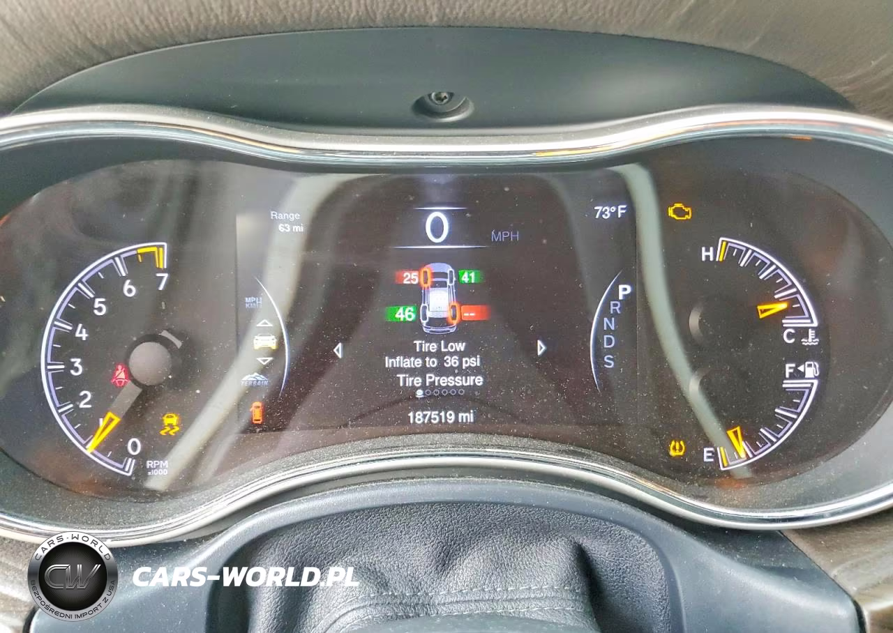 2015 Jeep Grand Cherokee Overland VIN:1C4RJFCG8FC698963 - 9