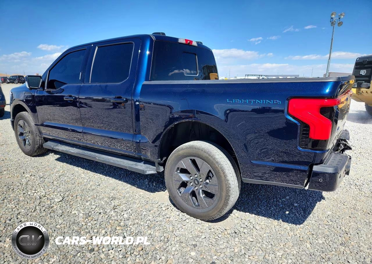 2023 Ford F150 Lightning Pro VIN:1FTVW1EVXPWG29920 - 2