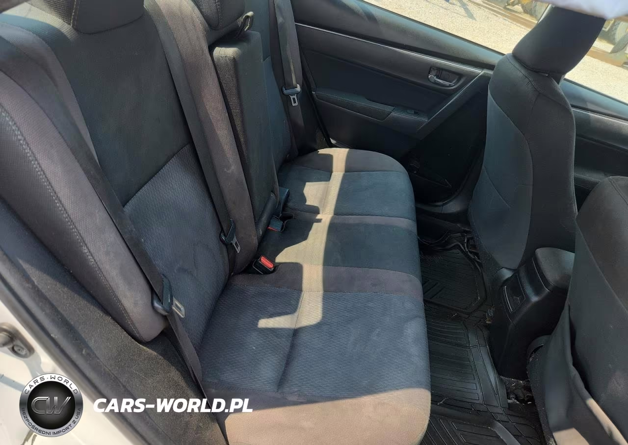 2018 Toyota Corolla Le VIN:2T1BURHE1JC082765 - 10