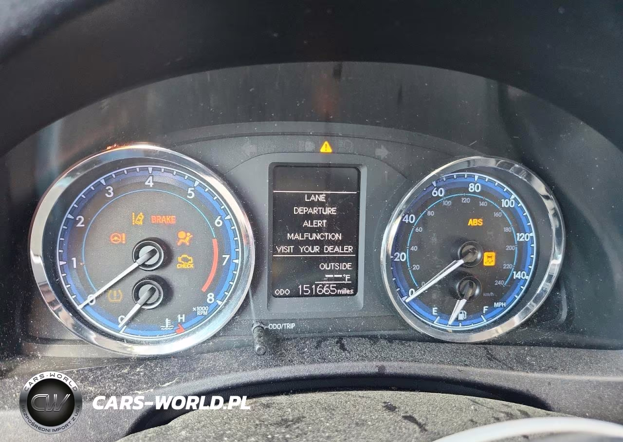 2018 Toyota Corolla Le VIN:2T1BURHE1JC082765 - 9