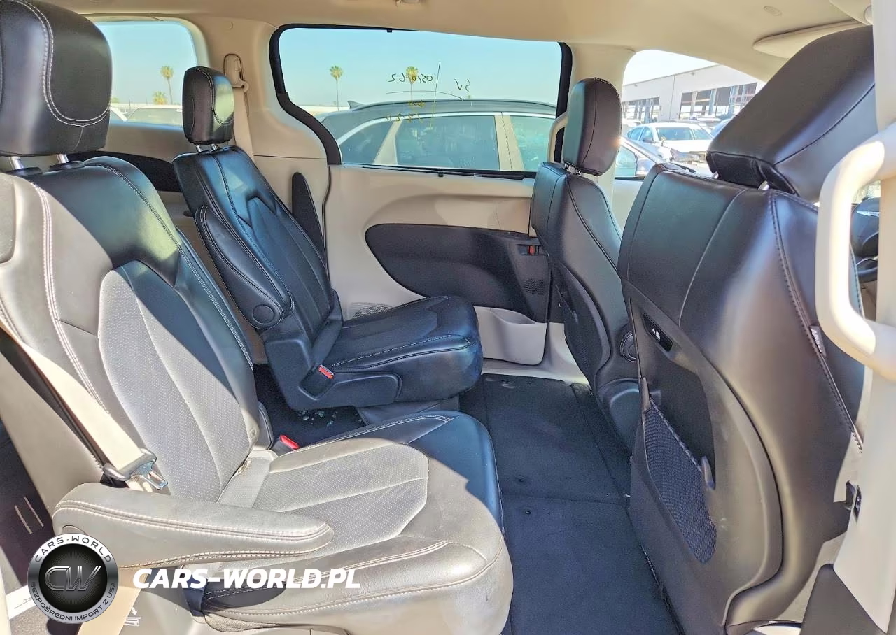 2024 Chrysler Pacifica Touring L VIN:2C4RC1BG9RR178796 - 11